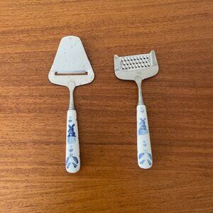 Cheese slicer and grater - Delft Blue